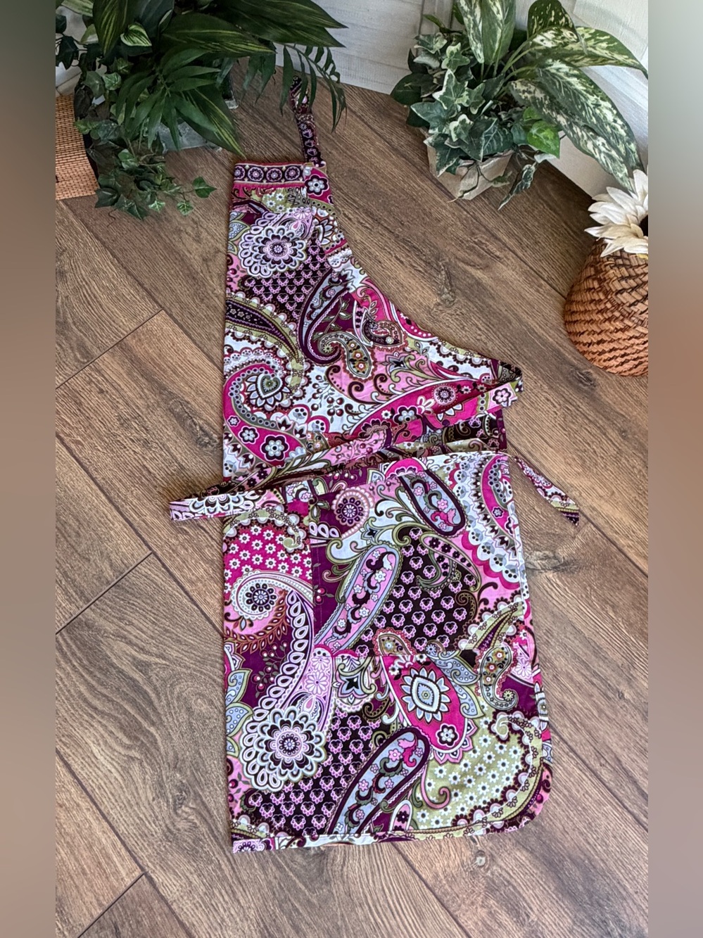 Vera Bradley Very Berry Paisley Apron Rare & Retired Pattern – Birthday Gift - Picture 3 of 9
